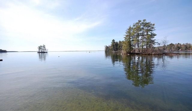 Maple Cove Lodge on Lake Sebago Waterfront!