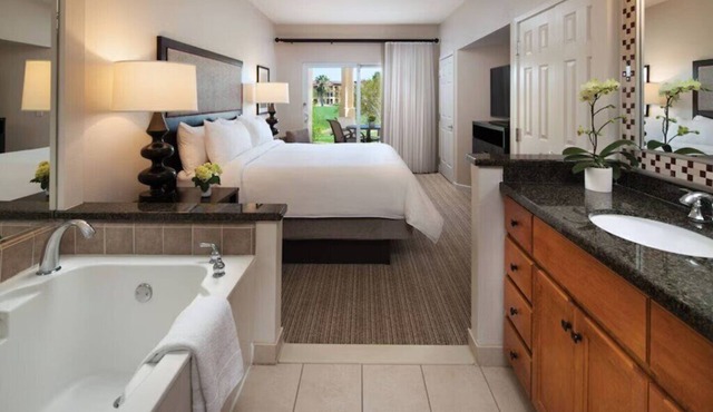 Marriott Shadow Ridge Village, 1 bedroom. Short Ride to Coachella Music Festival in Palm Desert