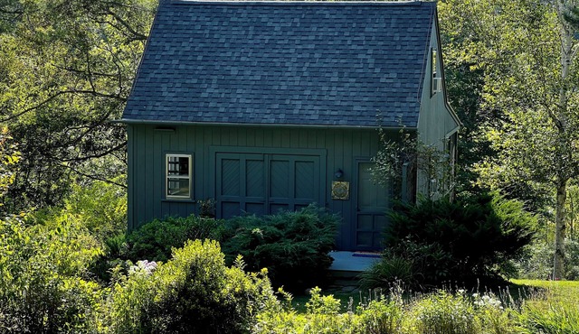 Marsh View Cottage in Arrowsic is a perfect nature getaway w/nearby amenities