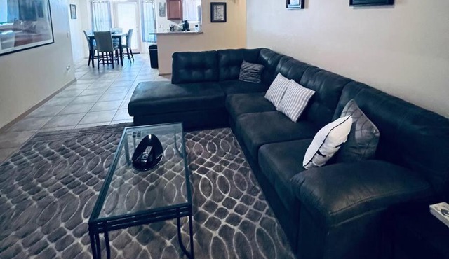 Master king suite, Phoenix gem! in Phoenix