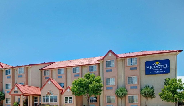 Microtel Inn & Suites by Wyndham Albuquerque West
