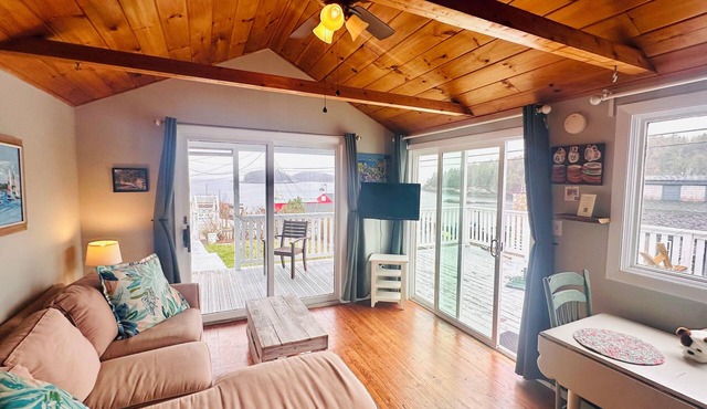Mid Coast Getaway w/water views