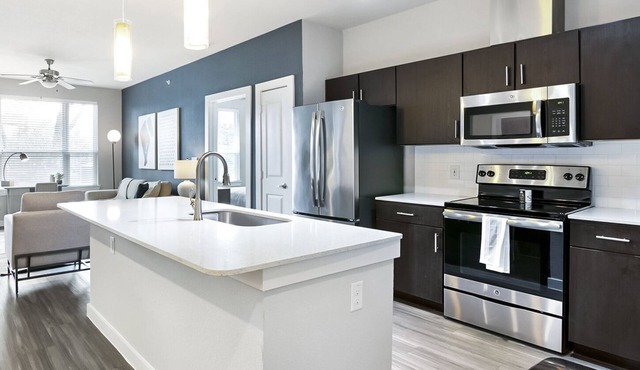 Modern Apartment in Prime Location (ID3972X98)