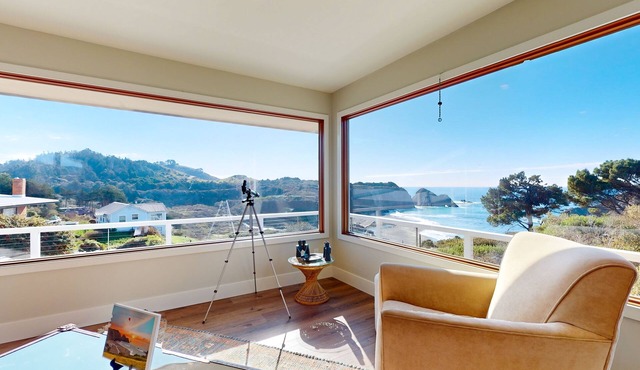 Modern beach home with panoramic views & updated interior - great location