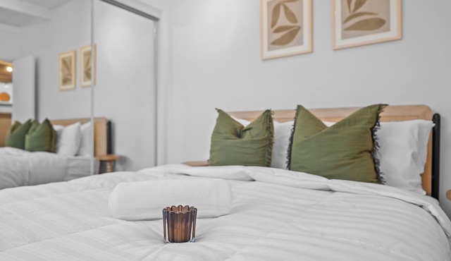 Modern Eclectic 2BR Near Petco, Balboa Park & Zoo