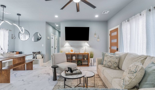 Modern Escape in Downtown Tulsa: Sleeps 12