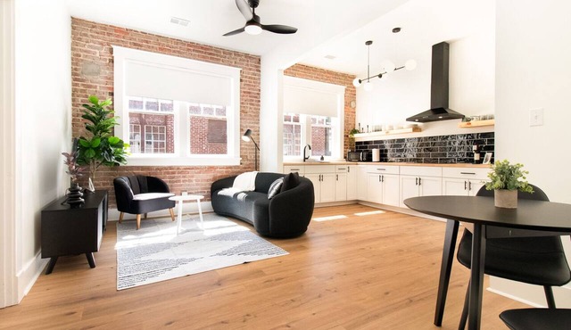 Modern Loft in Lively SoMa Downtown