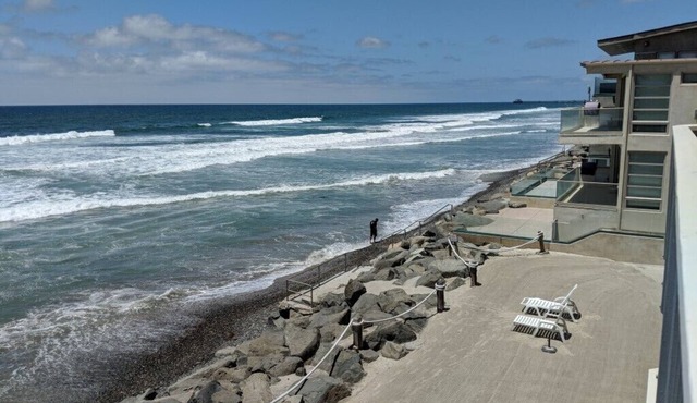 Modern Oceanfront Condo with Private Beach, Sauna, Gated Parking