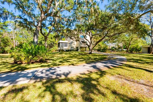 Modern Private Estate - Central to Tampa & Beaches
