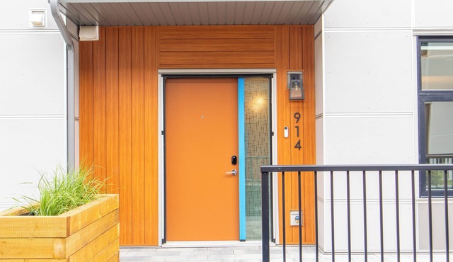 Modern2Bedroom 2BathTownhouse with Garage in Belmont Urban Living at Its Finest