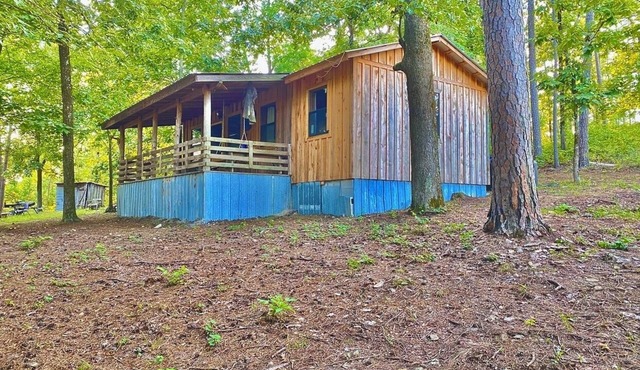 Mossback Outfitters located in Wright City