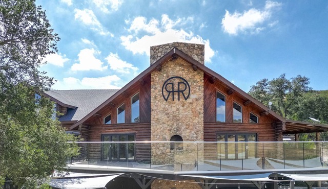 Mountain Luxury Lodge in Alpine!