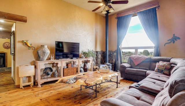 Mtn-View Adobe Home w/Large Deck Near Prescott!