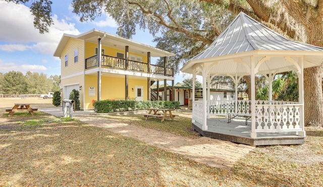 Nature Coast Hideaway w/Deck on 5 Acres in Williston
