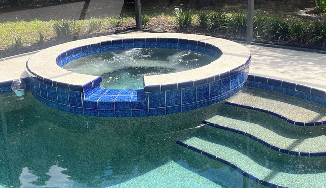 Near Clearwater Tampa Serene 3-bedroom house with Hot Tub in charming Oldsmar