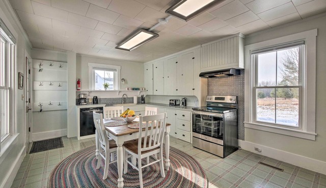 Near Lakes, Bay & Trails! Historic Waldoboro Gem
