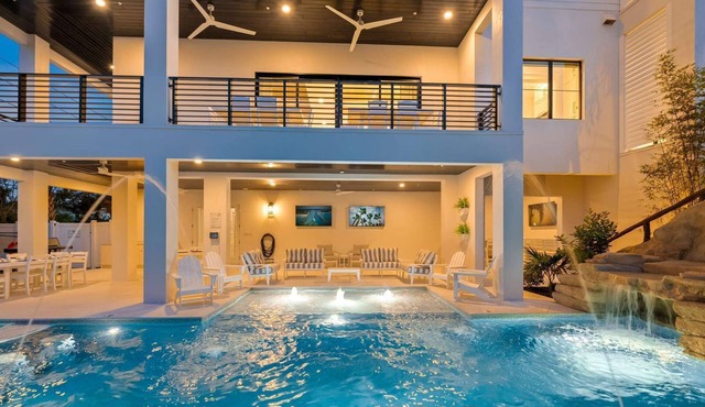 New-Endless Amenities-Unmatched Rooftop & Views