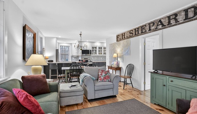 NEW! Forest Backdrop | Midcoast Maine | Quiet Escape