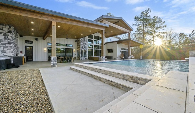 New|Heated Pool|Hot Tub|Fire Pit|Games|Events|Private|Gated|Paved Street