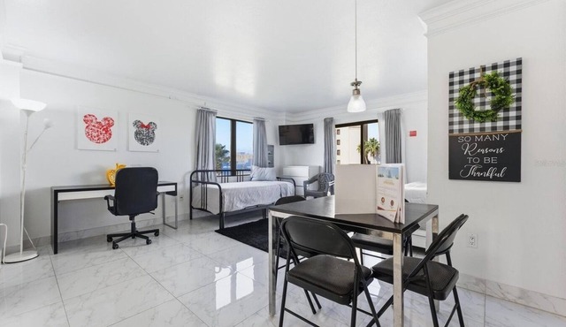 New Listing! Lovely Studio for 3 close to everything