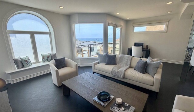 NEW! Manhattan Beach Townhome Steps to the Sand