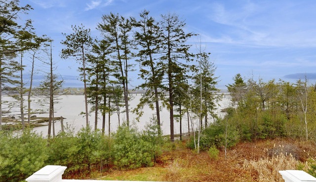 New Riverfront Condo in Sheepscot Harbour - Walk to Famed Seafood Eatery