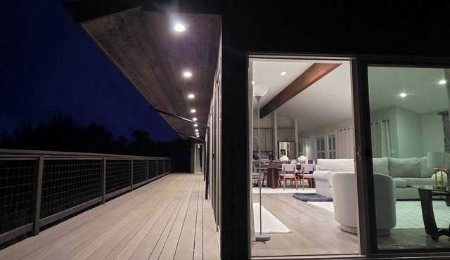 Newly Built Contemporary Home With Ocean Views, Deck, Private Beach Access,AC/WD