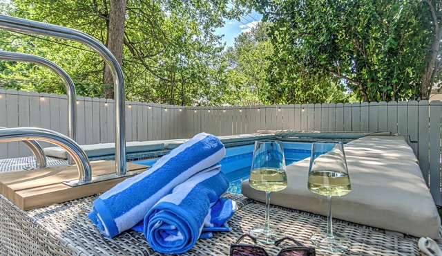 Newly Renovated! Pool and Patio I Mins to DT