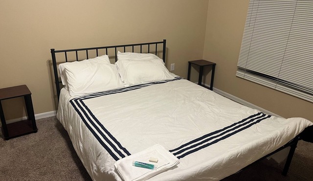 Nice 4-bedroom house with AC in charming Brandon/Tampa area