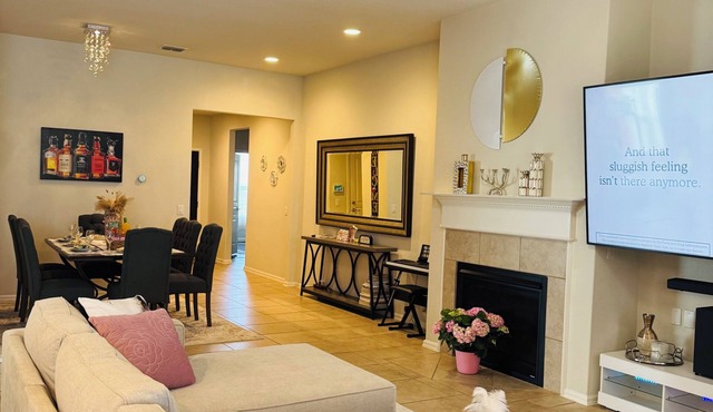 Nice & Cozy home: Central location, minutes to Six Flags, Golf clubs, Sea World