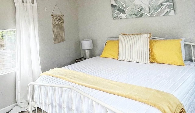 Nirvana Cabin @ 13 Acres - Stay/Shop/Yoga/Swim