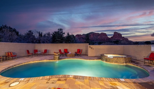 NO clean fee, Red Rock VIEWS, Heated Pool, 5BR