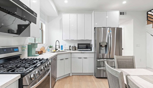 Not affected by the fire/Modern Spacious Home with Parking & Fully Equipped Kitc