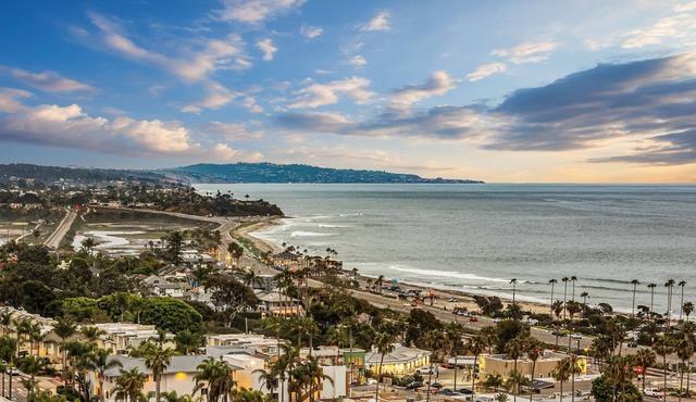 Ocean-View Studio. New, Modern & Walkable to Cardiff Town & Beach