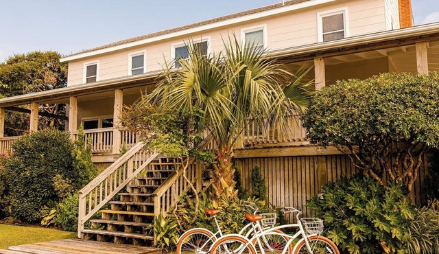 Oceanfront 13 Bedroom Beach House with Full Resort Access