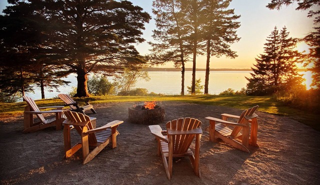 Oceanfront Family Getaway - 8 Bedrooms, 5 Private Acres, Amazing Sunsets