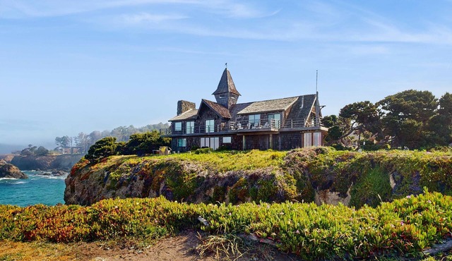Oceanfront Home - Stunning Views & Private Hot Tub