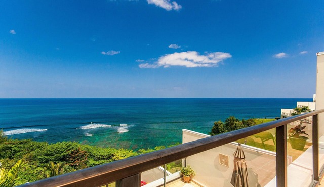 Oceanfront Luxury Penthouse Condo w/AC in north shore’s premier property