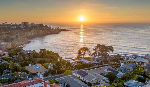 Oceanview Charmer, One Block to Beach
