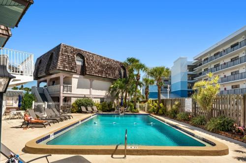 Ola Grande - Beachside Condos with Pool next to Cocoa Beach Pier