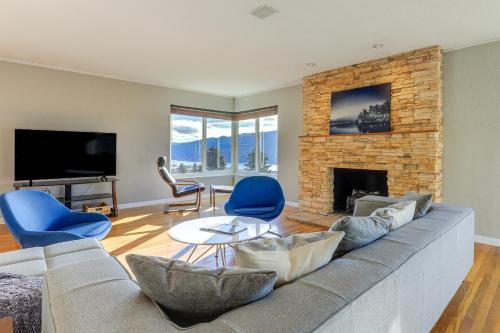 Outdoor Adventurer's Oasis in White Salmon