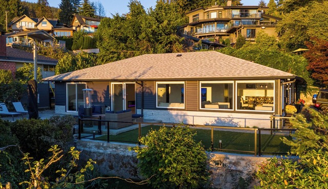 Panoramic Ocean & Mountain Views