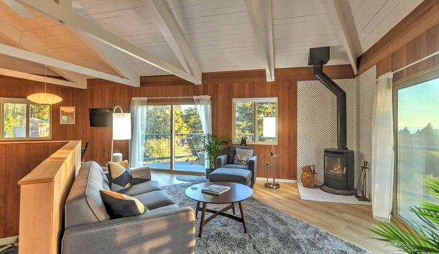 Panoramic Ocean Views Serene, Updated Architectural Gem with Hot Tub
