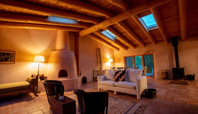 Peaceful family/group home with private attached treehouse