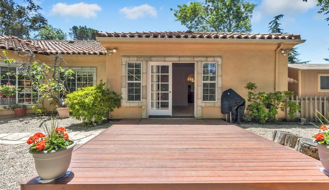 Peaceful spacious studio in Vista surrounded by greenery and birdsong.