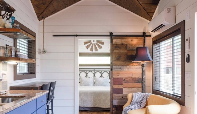 Peaceful tiny house retreat, AC, Alberta Arts District, EZ checkout