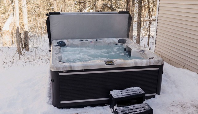 Pemaquid Escape | Curated Comfort + Hot Tub
