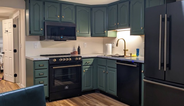 Perfectly Located 1 Bedroom, newly remodeled