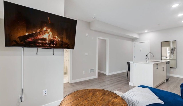 Pet Friendly Apartment w/Free Underground Parking