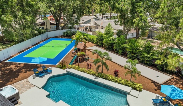 Pickleball Paradise - Heated Pool-Hot Tub-Game Room